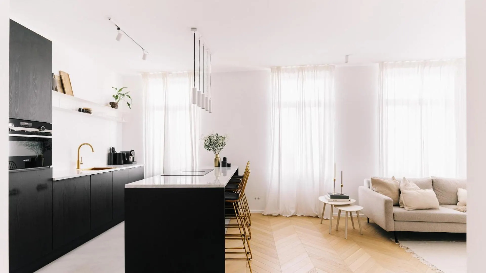 James At12 - Stunning Luxury Apartment Downtown Anversa