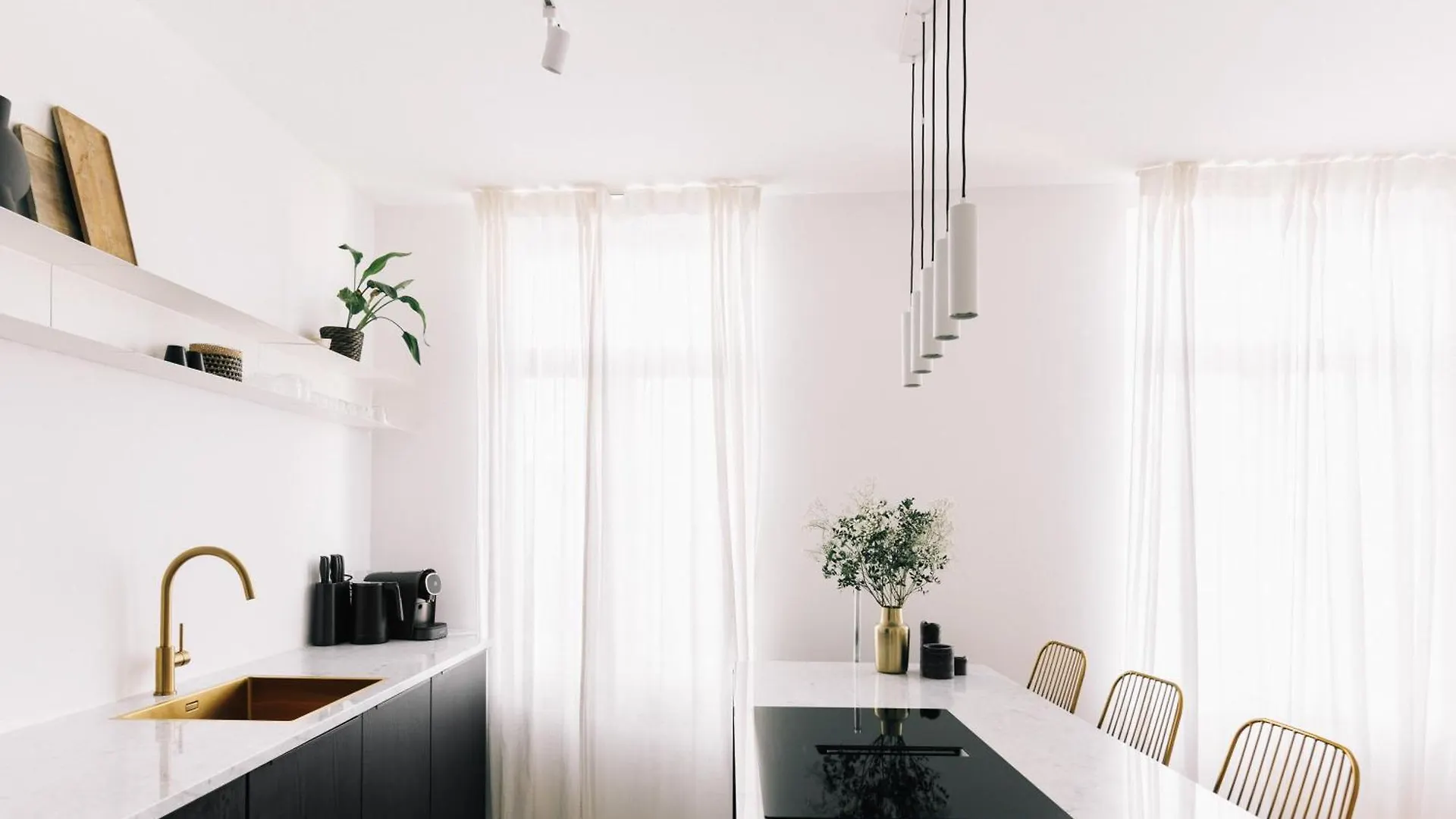 James At12 - Stunning Luxury Apartment Downtown Antwerpen
